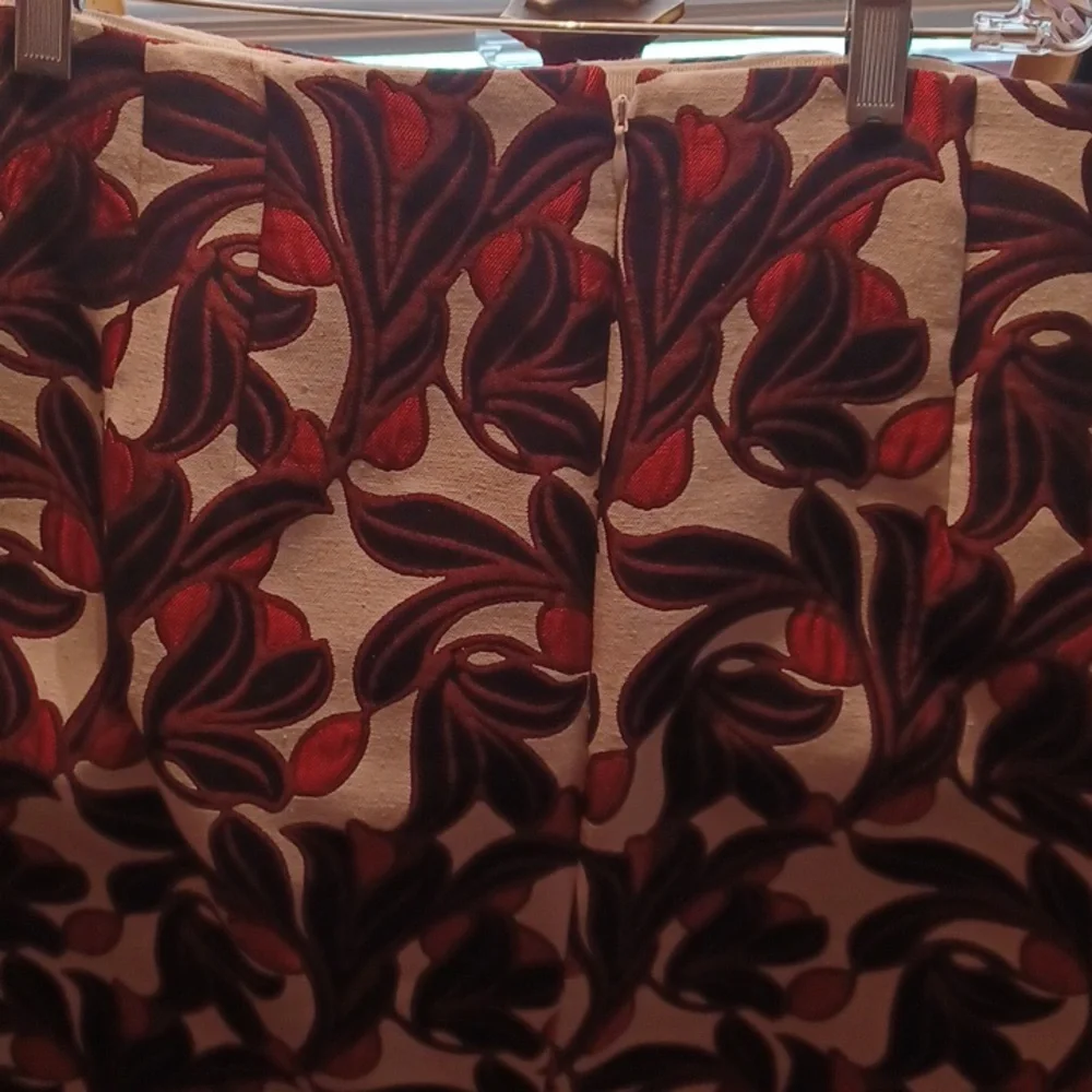 Very cute A line skirt. - Picture 4 of 4